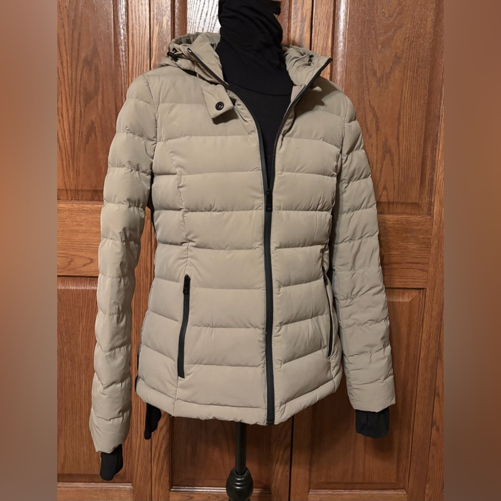 Michael Kors Packable Puffer Jacket-Hooded - Picture 3 of 10